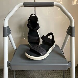 ECCO black & white sandals.
